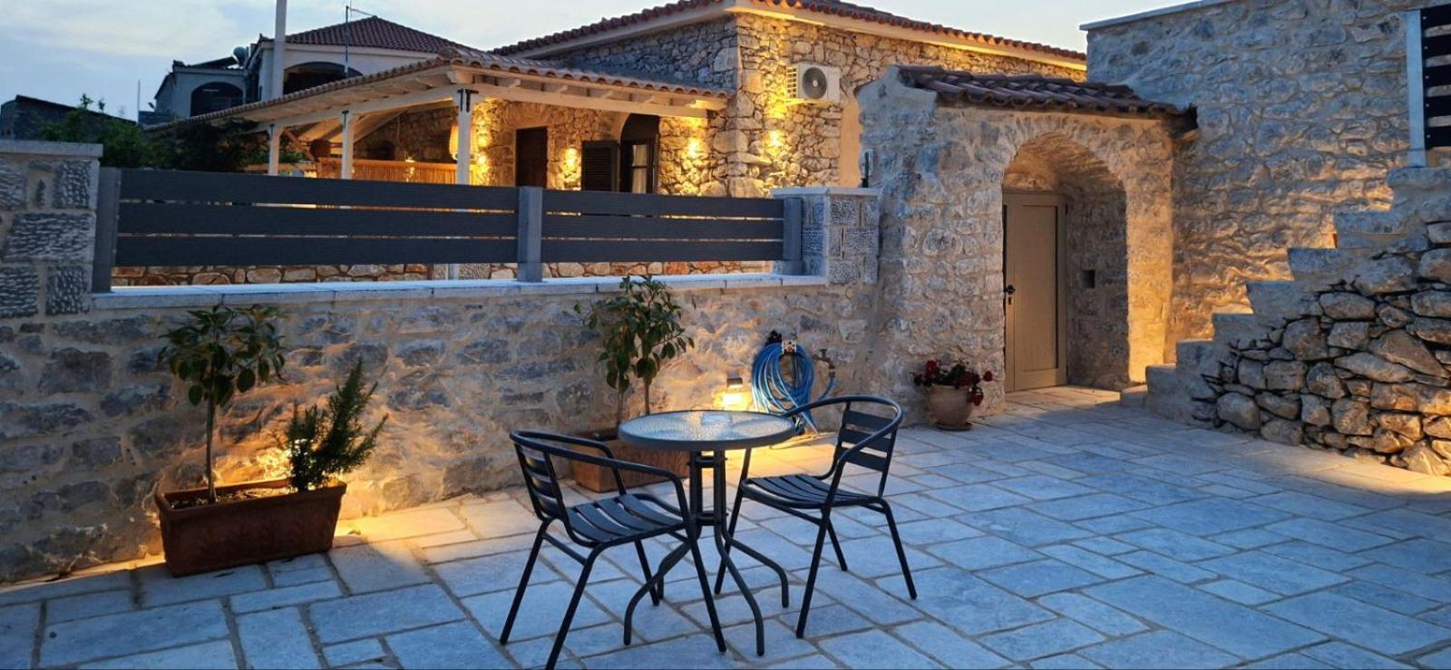 Sophia Town Square Areopoli Villa Buitenkant foto